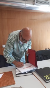 A Biblioteca “Convida… ” com Adriano Miranda